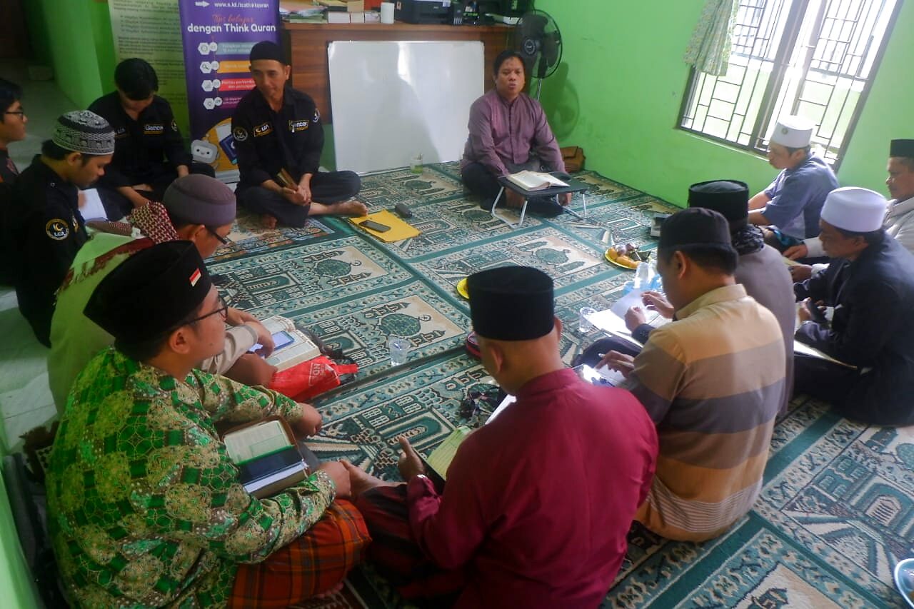 Suasana pembinaan ruhiah Guru Ngaji LCA