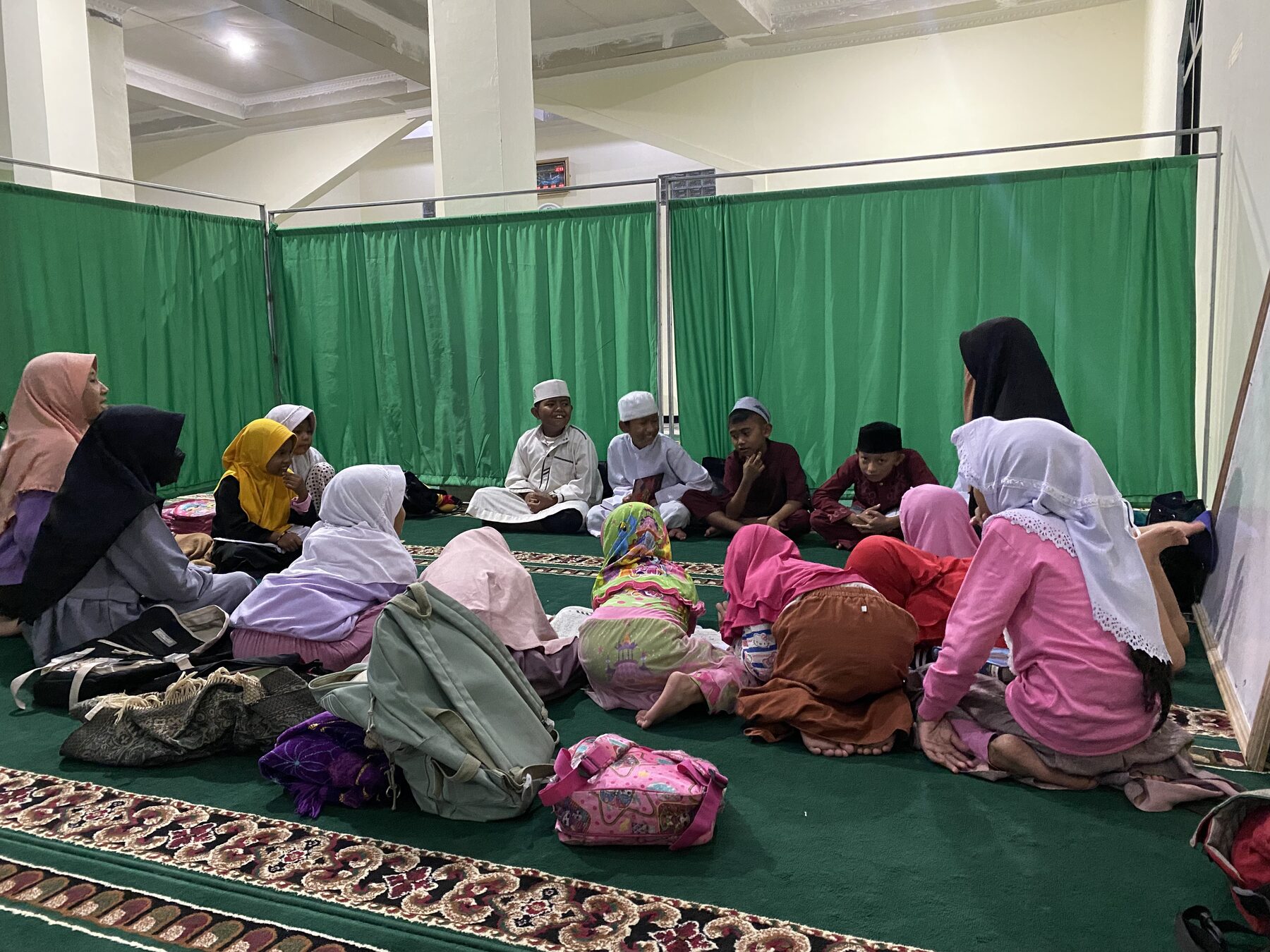 Peserta mengikuti pendidikan baca Al-Qur'an
