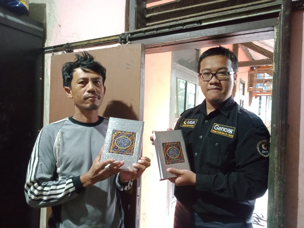 Penyerahan mushaf di Gadobangkong