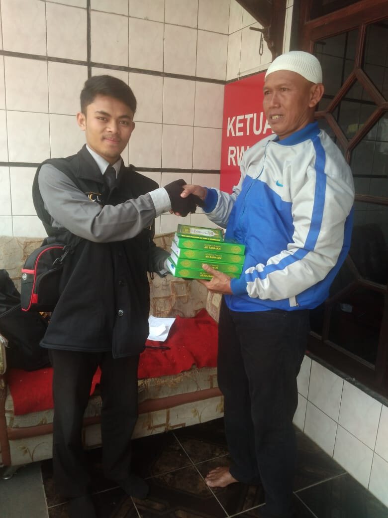 Kegiatan Wakaf Al-Qur'an di Cipageran
